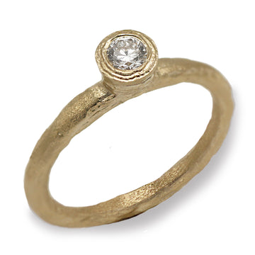 9ct Yellow Gold with White Diamond 